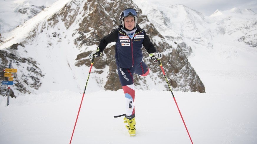 Die Schweizer Skirennfahrerin Simone Wild, aufgenommen im Training, am Mittwoch, 25. Oktober 2017, auf der Diavolezza, Pontresina. Die Schweizer Skifahrer treten kommendes Wochenende zum ersten Weltcu ...