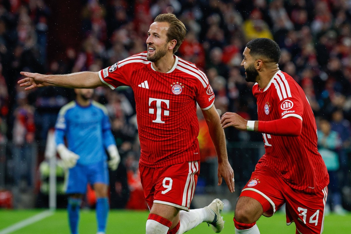 21.10.2026, xjrdrx, Fussball UEFA Champions League, FC Bayern Muenchen - FC Arsenal London v.l. Harry Kane Bayern, 9 jubelt nach dem Treffer zum 2:1 Muenchen *** October 21, 2026, xjrdrx, Soccer, UEFA ...