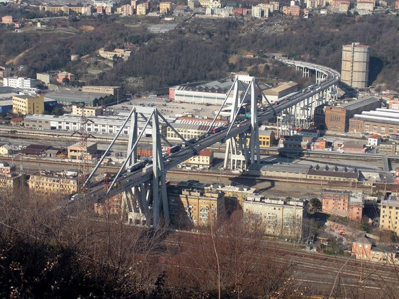 Ponte Morandi, Viadotto Morandi, Genua; eingestürzt am 14. August 2018. (Quelle: Bbruno/Wikimedia.org)