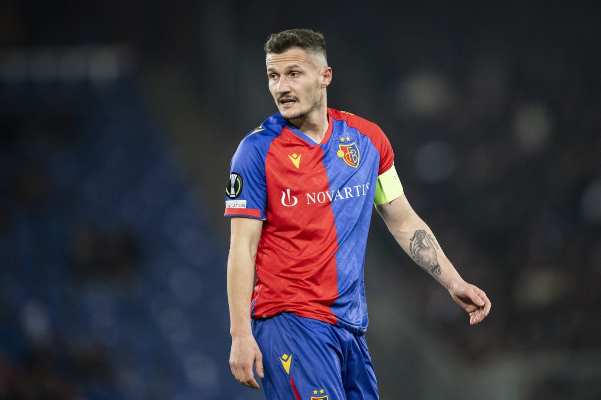 epa10571377 Basel's Taulant Xhaka reacts during the UEFA Conference League soccer match between Switzerland's FC Basel 1893 and OGC Nice of France at the St. Jakob-Park stadium in Basel, Swi ...