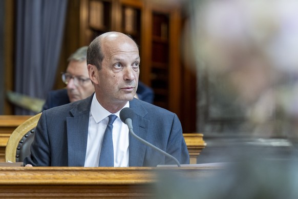 Staenderat Beat Rieder, Mitte-VS, spricht an der Sondersession zur Soforthilfe fuer das Bergsturzgebiet in Blatten an der Sommersession der Eidgenoessischen Raete, am Dienstag, 10. Juni 2025, in Bern. ...