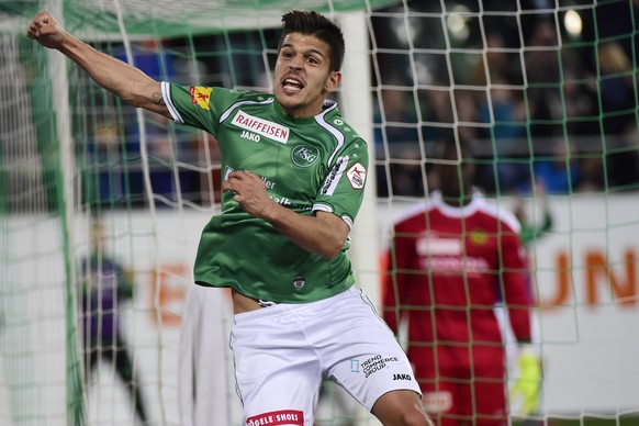 11.04.2015; St.Gallen; Fussball Super League - FC St.Gallen - BSC Young Boys;
Roberto Rodriguez (St.Gallen) jubelt nach dem Tor zum 1:1
(Andy Mueller/freshfocus)