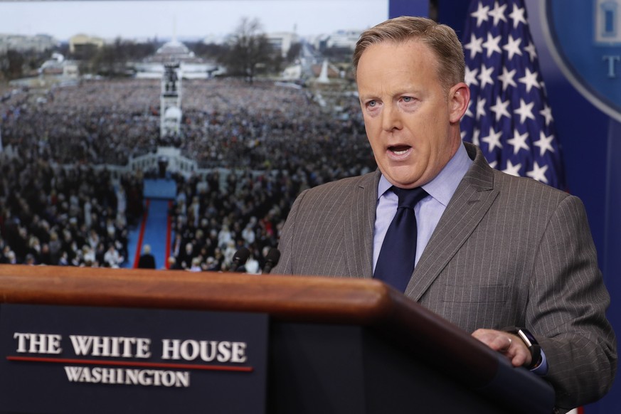 epa05740091 White House press secretary Sean Spicer delivers his first statement in the Brady press briefing room at the White House in Washington, DC, USA, 21 January 2017. EPA/SHAWN THEW