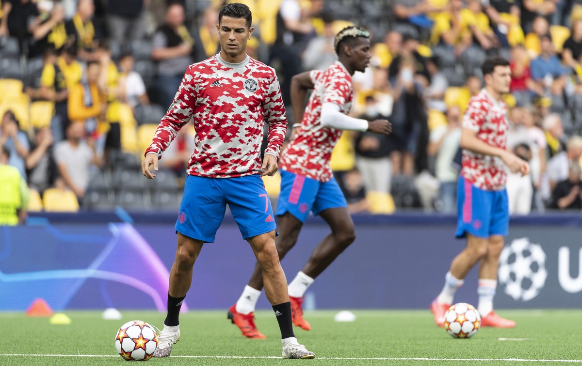 Manchester's Cristiano Ronaldo, left, and Paul Pogba warm up ahead of the UEFA Champions League group F soccer match between BSC Young Boys and Manchester United, on Tuesday, September 14, 2021 a ...