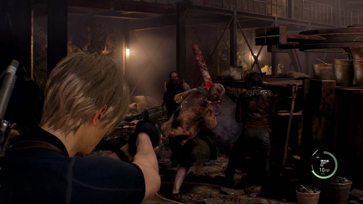 Review von Resident Evil 4: Die Einheimischen werden immer wie aggressiver und bewaffnen sich bis an die Zähne.