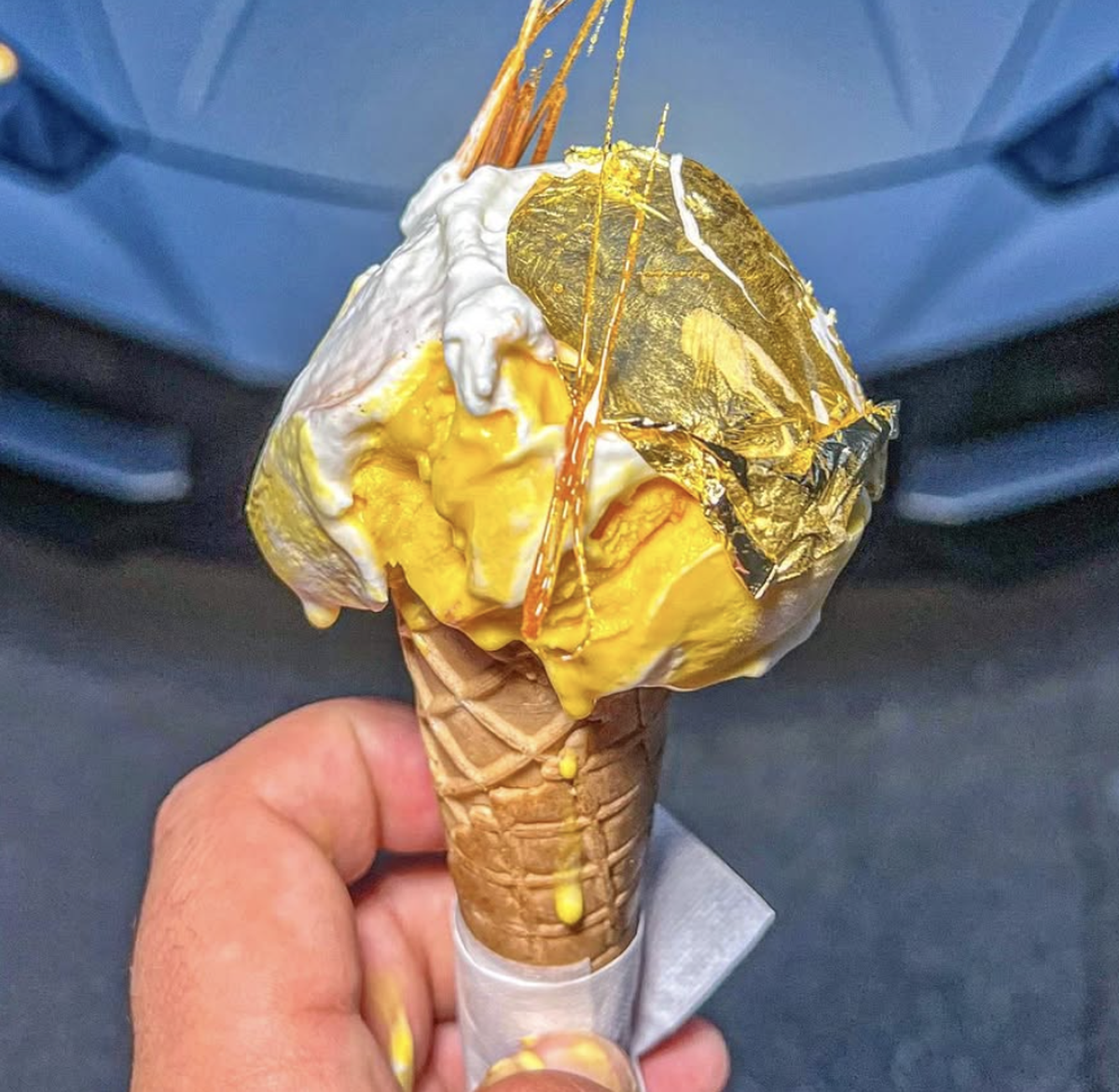 Das Luxus-Eis: Man könnte dafür hierzulande, je nach Eisdiele, auch rund 45 Kugeln normales Eis bekommen.