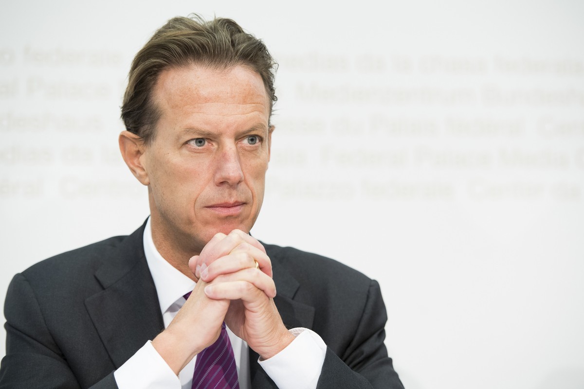 Christian Luescher, FDP-GE, spricht an der Medienkonferenz des ueberparteilichen Komitees "Steuerreform JA", am Dienstag, 29. November 2016 in Bern. Die buergerlichen Parteien stehen geschlo ...