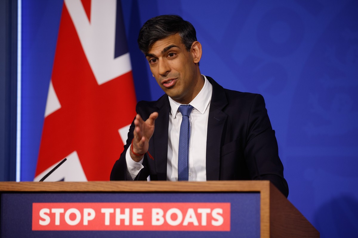 epa11293489 British Prime Minister Rishi Sunak speaks during a news conference on his flagship Rwanda migration policy, in London, Britain, 22 April 2024. Sunak seeks to push a bill through the Parlia ...