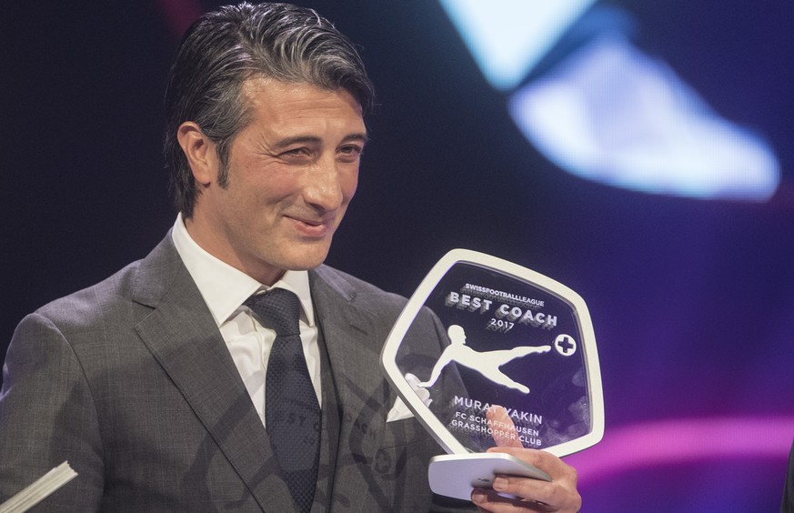 Murat Yakin vom FC Schaffhausen &amp; GC wird zum besten Coach gewaehlt an der 5. SFL Award Night am Montag, 29. Januar 2018, im KKL in Luzern. (KEYSTONE/Urs Flueeler)