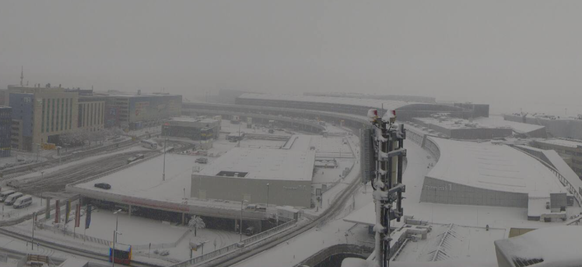 So verschneit präsentierte sich der Wiener Flughafen am Freitagmorgen.