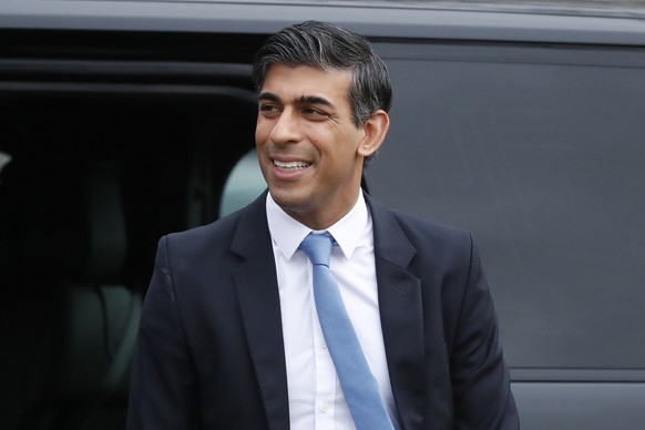 Britain&#039;s Prime Minister Rishi Sunak arrives to meet Minister Michelle O&#039;Neill and Deputy First Minister Emma Little-Pengelly at Stormont Castle in Belfast, Northern Ireland, Monday, Feb. 5, ...