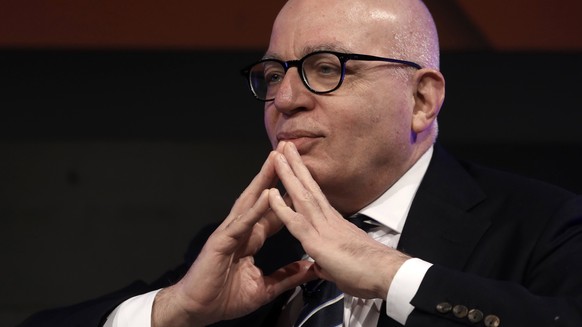 epa06542372 US writer Michael Wolff present the Spanish edition of his book &#039;Fire and Fury&#039; that is based on the testimonies of senior White House officials on US President Donald Trump, in  ...