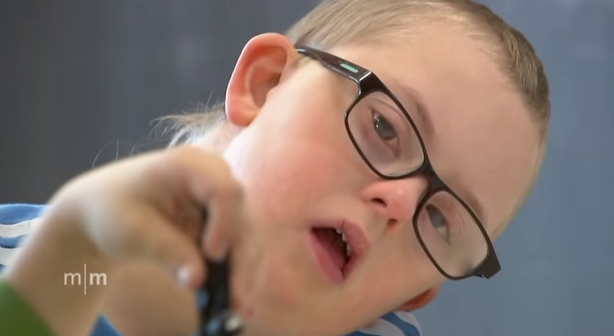Henri, Viertklässler mit Down-Syndrom.