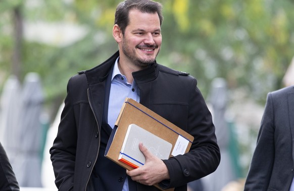 Pierre Maudet, ancien conseiller d&#039;Etat genevois, arrive au palais de justice pour la deuxieme journee de son proces devant la Chambre penale d&#039;appel et de revision de Geneve, ce mardi 12 oc ...