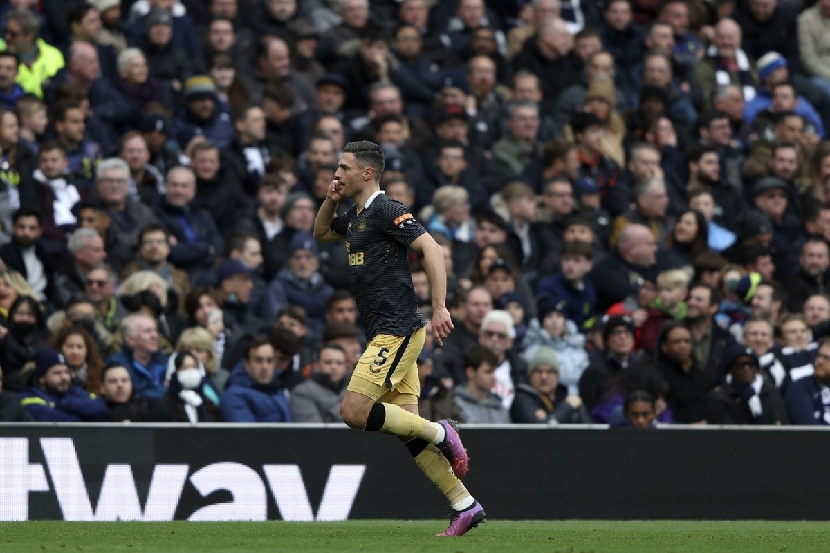 Newcastle's Fabian Schaer celebrates after scoring the opening goal of his team during the Premier League soccer match between Tottenham Hotspur and Newcastle at Tottenham Hotspur stadium, in Lon ...