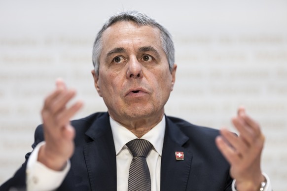 Bundesrat Ignazio Cassis spricht an der Medienkonferenz des Bundesrates ueber die Vertraege mit der Europaeischen Union EU, im Anschluss an die woechentliche Bundesratssitzung, am Freitag, 13. Juni 20 ...