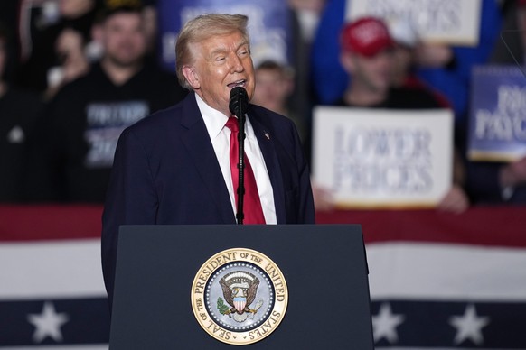 epa12686251 US President Donald J. Trump delivers remarks on the economy at the Horizon Events Center in Clive, Iowa, USA, 27 January 2026. Ahead of the midterm elections, the White House chief of sta ...