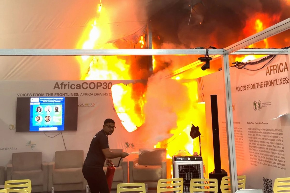 Am frühen Donnerstagnachmittag brannte es an der COP 30 lichterloh. Das Feuer konnte rasch gelöscht werden.