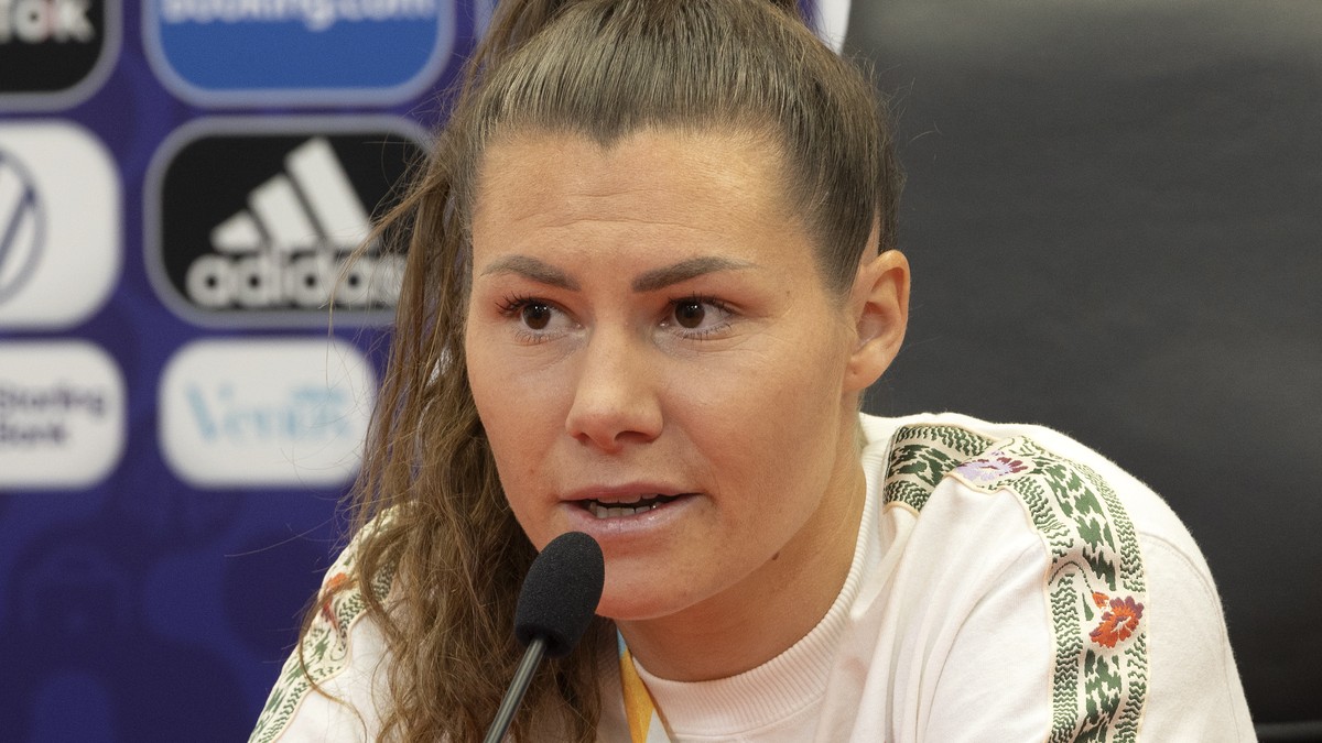 epa10066974 Switzerland's forward Ramona Bachmann talks during a press conference one day before the soccer match against the Sweden during the UEFA Women's England 2022 at the Bramall Lane, ...