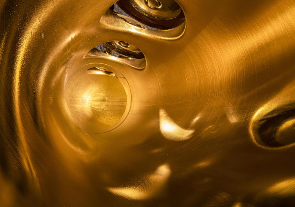 Charles Brooks Fotograf Architecture in Music explores the spaces inside some of the world's finest musical instruments. Photographed using exotic probe lenses and specialist processing technique ...