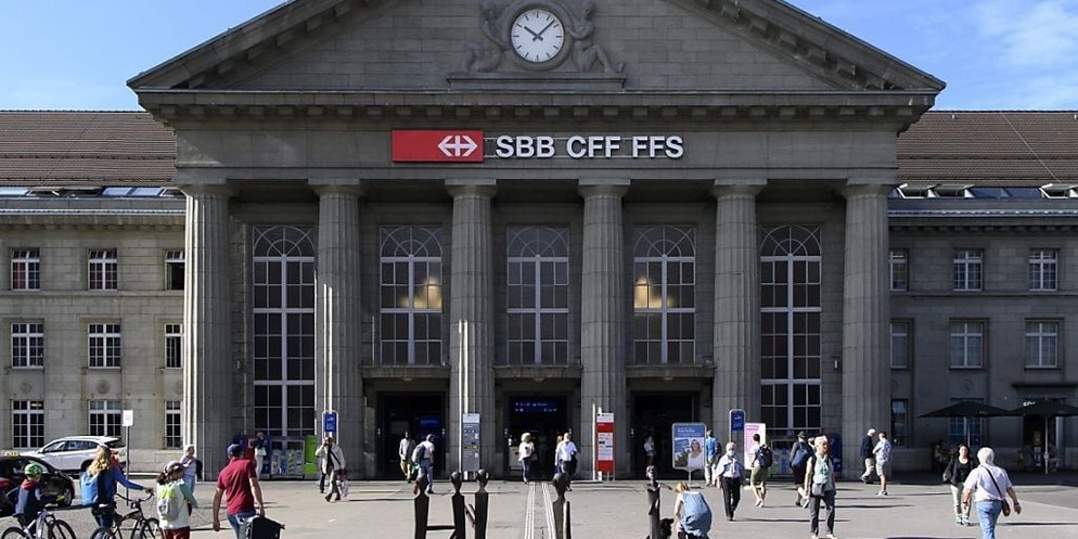 McDonalds wird aus dem Bahnhof Biel verschwinden. (Archivbild)