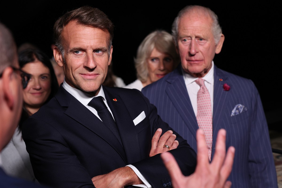 Britain's King Charles III, right, and France's President Emmanuel Macron attend a preview event for the Bayeux Tapestry Exhibition at British Museum in London, Wednesday, Sept. 2, 2026. (Ad ...