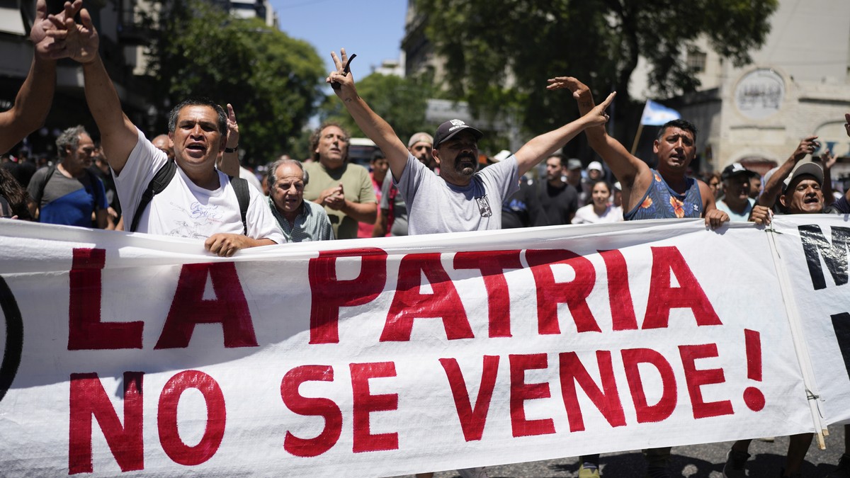 General strike in Argentina: protest against Milei’s reform plans Large parts of German rail traffic paralyzed