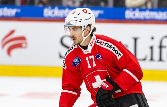IMAGE DISTRIBUTED FOR JONATHAN VALLAT/SWISS ICE HOCKEY FOR EDITORIAL USE ONLY - L&#039;attaccante Ken Jaeger sul ghiaccio. // Weiterer Text ueber ots und http://presseportal.ch/fr/pm/100061097/1009313 ...