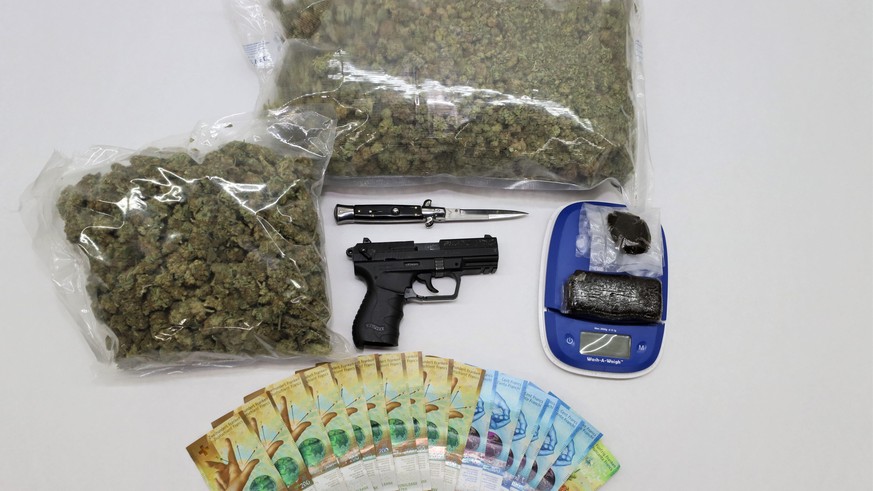 Glarner Polizei schnappt drei Marihuana-Grosshändler - Vimarsana News