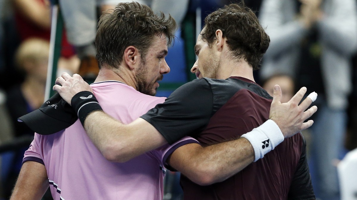 epa07937173 Britain's Andy Murray (R) reacts after winning the final match against Stanislas Wawrinka (L) of Switzerland at the European Open tennis tournament, in Antwerp, Belgium, 20 October 20 ...
