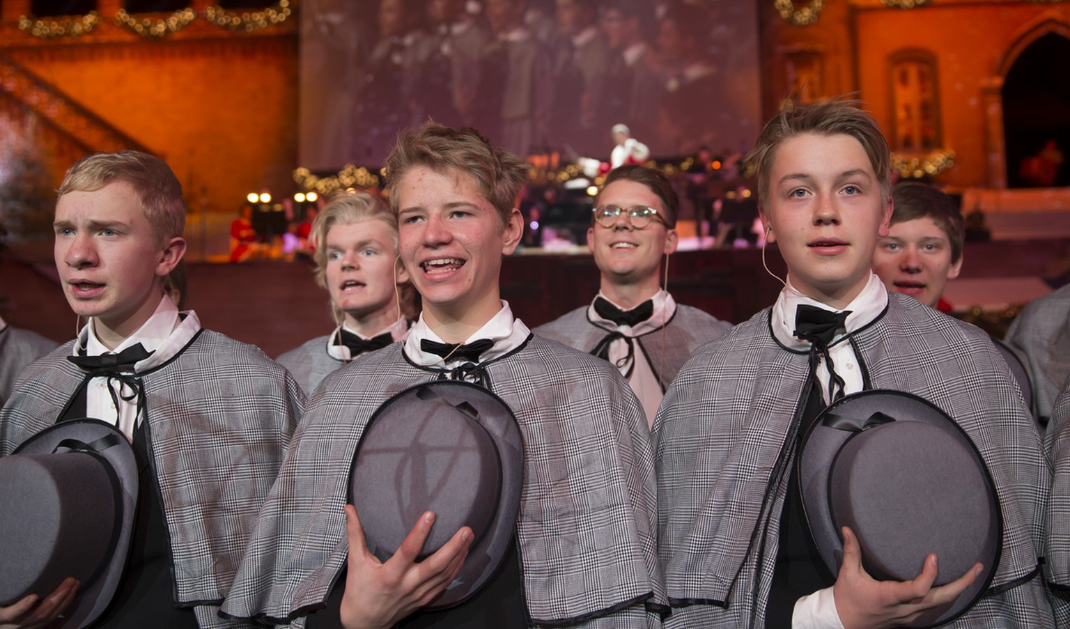 Kein Ballett: der Sollentuna Boys Choir aus Schweden am 17. Dezember 2013 in der St-Jakobshalle in Basel.&nbsp;