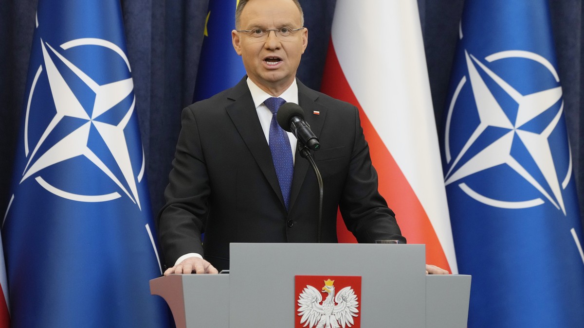Polish president pardons imprisoned PiS politicians – now they are released Crime reporter murdered in Amsterdam – 9 men in court for murder