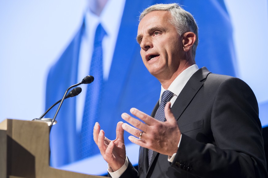 Bundesrat Didier Burkhalter spricht an der Delegiertenversammlung der FDP, am Samstag, 26. November 2016, in Thun. (KEYSTONE/Anthony Anex)