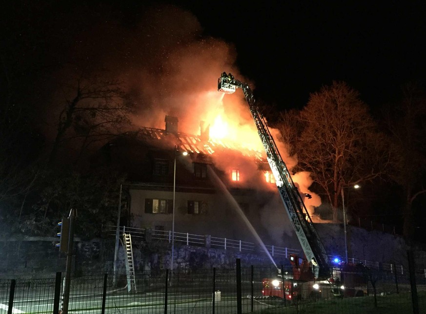 Wohnungsbrand in Freiburg: Der Alarm bei der Polizei ging um 4.50 Uhr ein.