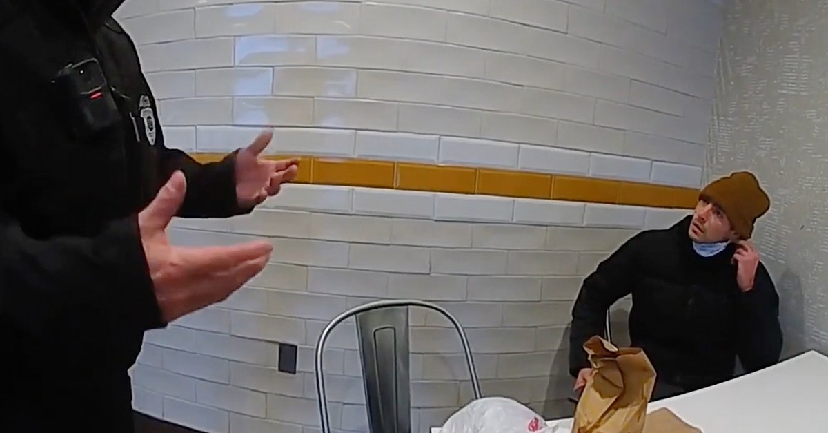 neues-video-zeigt-festnahme-von-luigi-mangione