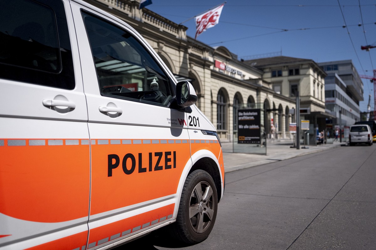 epa12999755 A police car parked outside the railway station in Winterthur, Switzerland, 28 May 2026. According to the Zurich regional police, a 31-year-old Swiss national stabbed and injured three peo ...