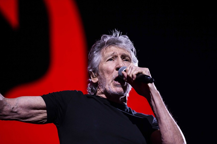epa10562190 British musician and Pink Floyd icon Roger Waters performs during a concert at the Ziggo Dome in Amsterdam, The Netherlands, 06 April 2023. EPA/EVA PLEVIER
