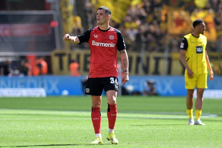Granit Xhaka Bayer 04 Leverkusen gestikuliert, gestik waehrend des Spiels der 1. Bundesliga zwischen Bayer 04 Leverkusen und Borussia Dortmund, BayArena am 11. May 2025 in Leverkusen, Deutschland. Fot ...