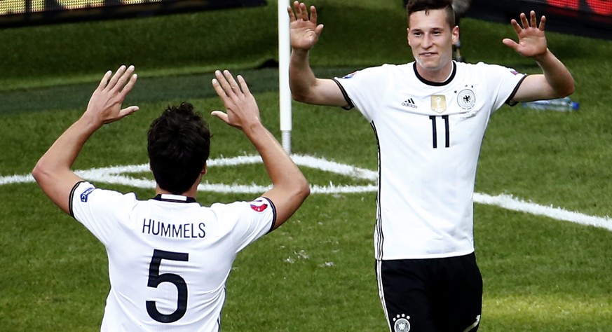 High-Five! Deutschland überzeugt im EM-Achtelfinal gegen die Slowakei.