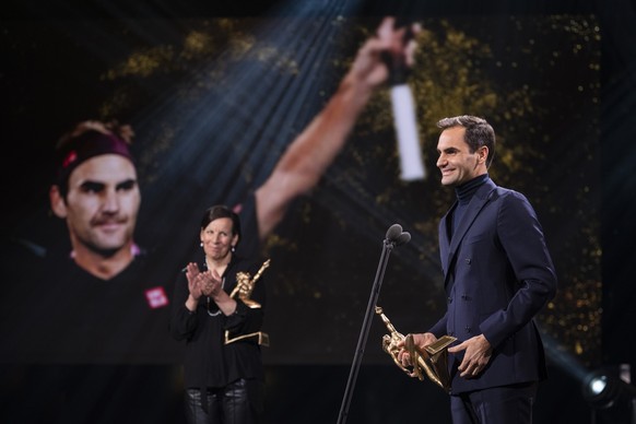 Tennisspieler Roger Federer erhaelt den Preis als &quot;Bester Sportler aus 70 Jahren&quot; an der Verleihung der Sports Awards 2020, aufgenommen am Sonntag, 13. Dezember 2020, in Zuerich. (KEYSTONE/E ...