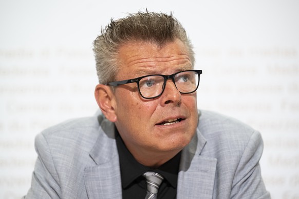 Nationalrat Reto Nause, Mitte-BE, und Praesident Allianz Sicherheit Schweiz, spricht waehrend einer Medienkonferenz des Ja-Komitees fuer die Reform des Zivildienstes, am Freitag, 17. April 2026 in Ber ...