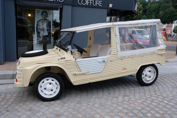 Beach Cars – die wohl unpraktischsten und stylischsten Autos der Geschichte
Einen Artikel zu Beach Cars ohne ein Bild der als «Mehari» bekannten Strand-Ente von Citroën? Habe ich meine Mühe mit - und  ...