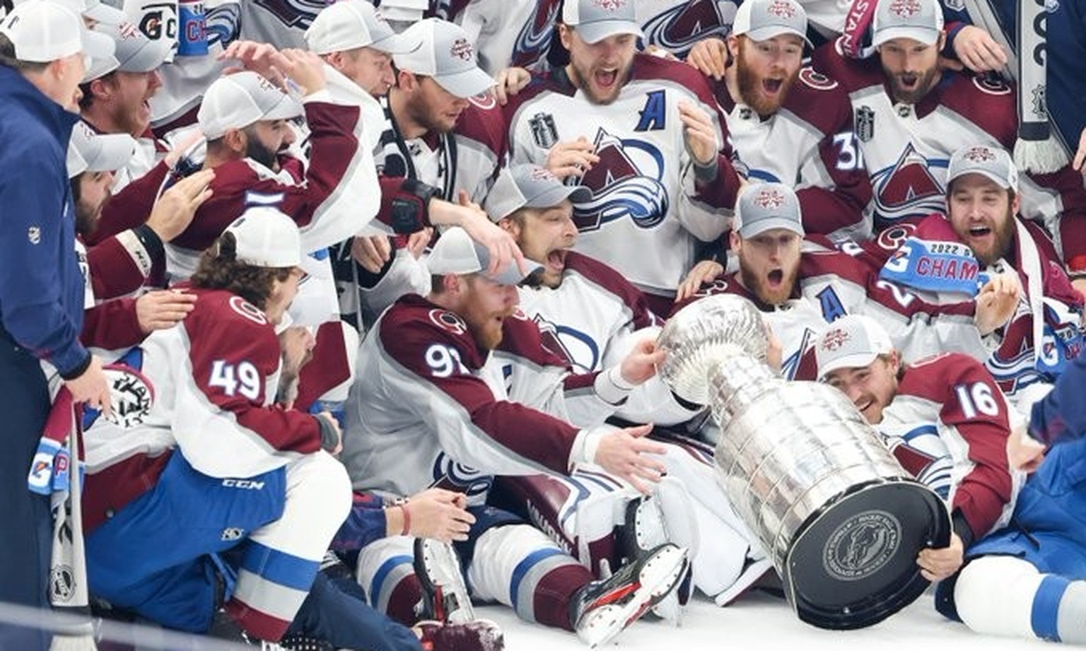 Der Stanley Cup hat eine Delle bekommen.