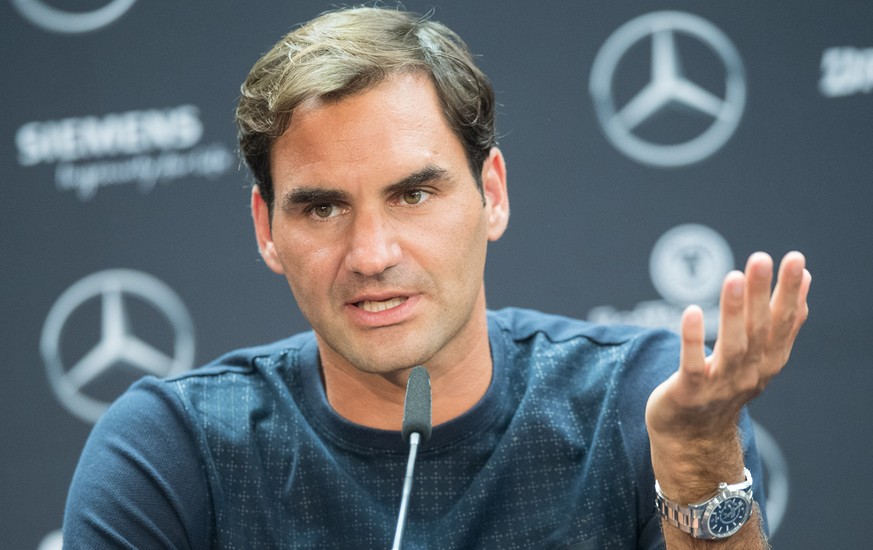 11.06.2018, Baden-Wuerttemberg, Stuttgart, Tennis, ATP-Tour: Roger Federer spricht waehrend einer Pressekonferenz. (KEYSTONE/DPA/Sebastian Gollnow)