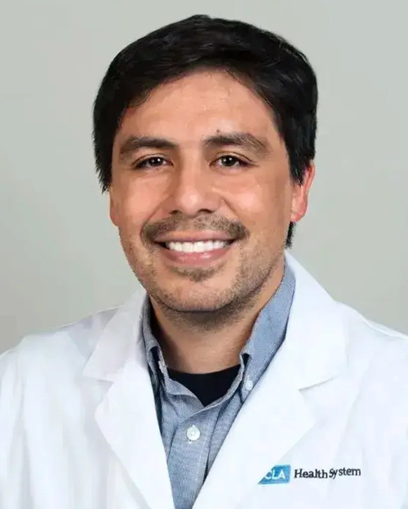 Dr. Salvador Plasencia