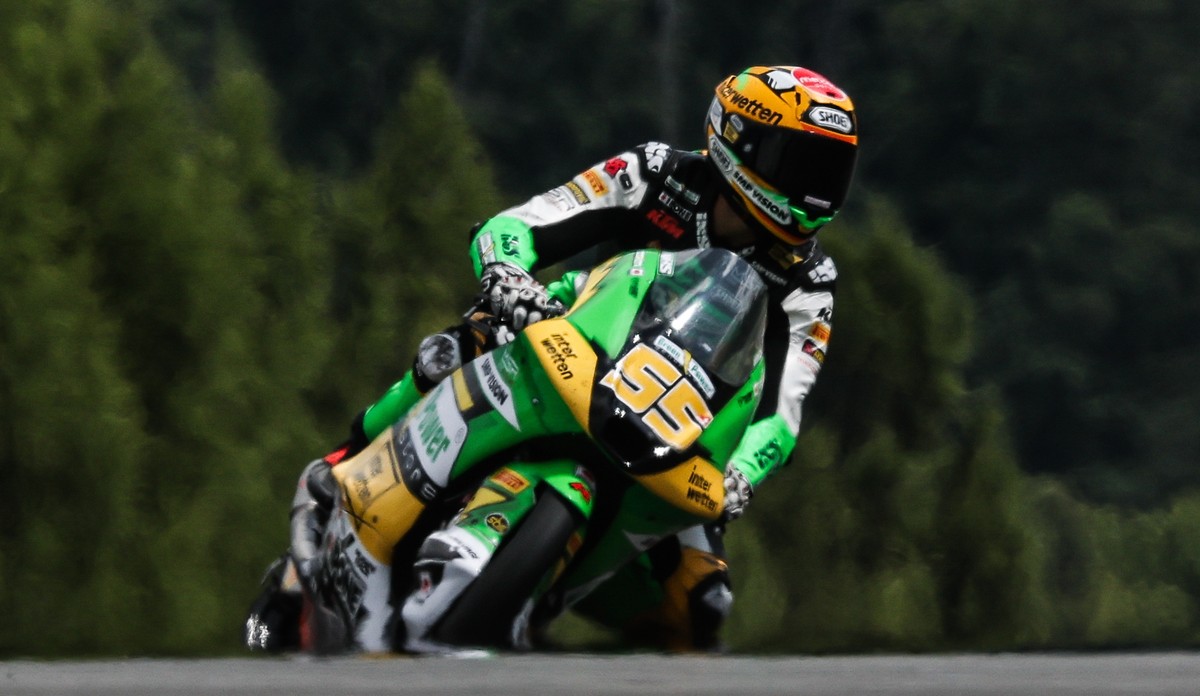 epa12247231 Swiss Moto 3 rider Noah Dettwiler of CIP Green Power in action during the Qualifying Nr.2 session for the Motorcycling Grand Prix of the Czech Republic at Masaryk circuit in Brno, Czech Re ...