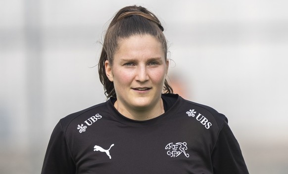 Torhuerterin Nadine Boehi waehrend einem Training der Schweizer Frauen Fussball Nationalmannschaft, am Dienstag, 10. Juni 2025 in Grenchen. Das Schweizer Frauen Nationalteam befindet sich im Vorbereit ...