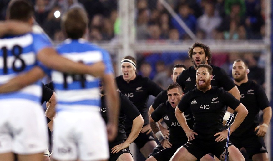Argentina Rugby Union - Rugby Championship - Argentina v New Zealand All Blacks - Jose Amalfitani stadium, Buenos Aires, Argentina - 01/10/2016. New Zealand All Blacks perform the Haka before their ma ...