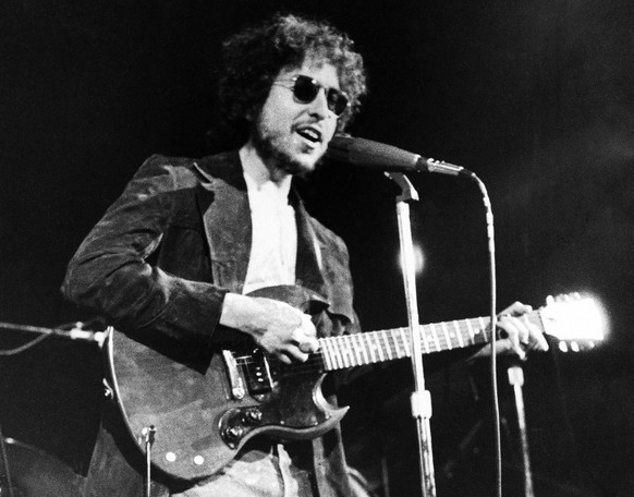 FILE - In this Jan. 1, 1972 file photo, Bob Dylan performs at the Academy of Music in New York. While country music has long been synonymous with Nashville, rock and folk musicians in the late &#039;6 ...