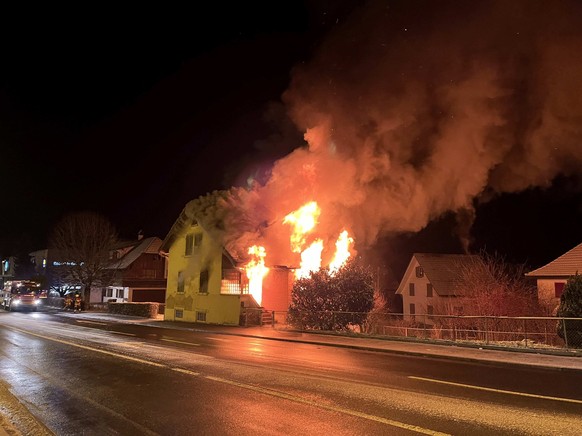 Ein Mann ist in der Nacht auf den 19. Januar 2022 bei einem Hausbrand in Villmergen AG ums Leben gekommen.